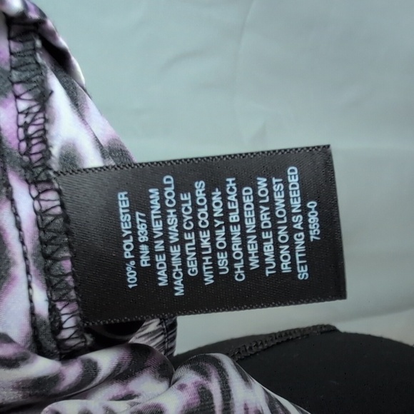 Worthington Leopard Print Camisoleโ in Black and White - Picture 6 of 8